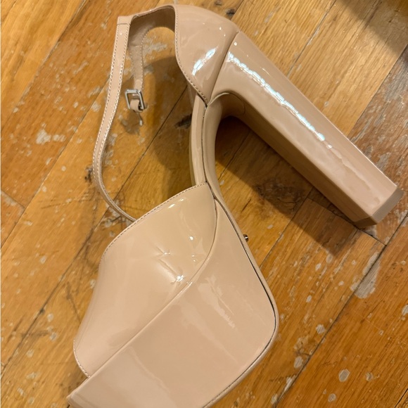 Tony Bianco Jayze nude patent sandals - Picture 8 of 9